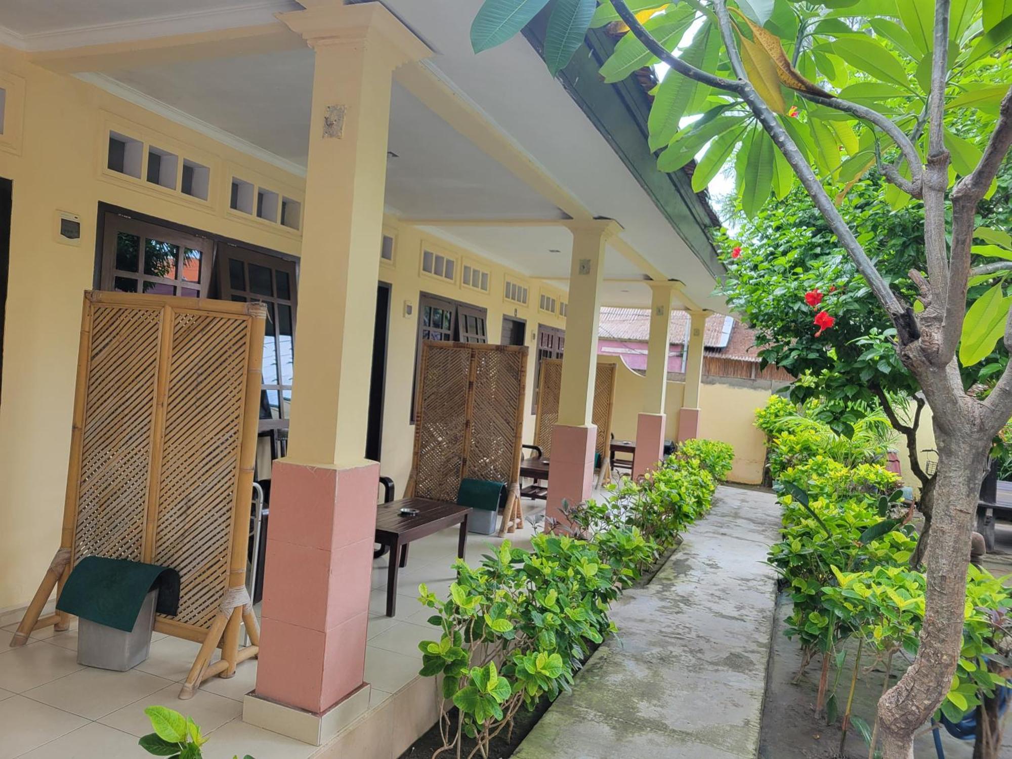 Koi Gili Guest House ギリ・トラワンガン エクステリア 写真