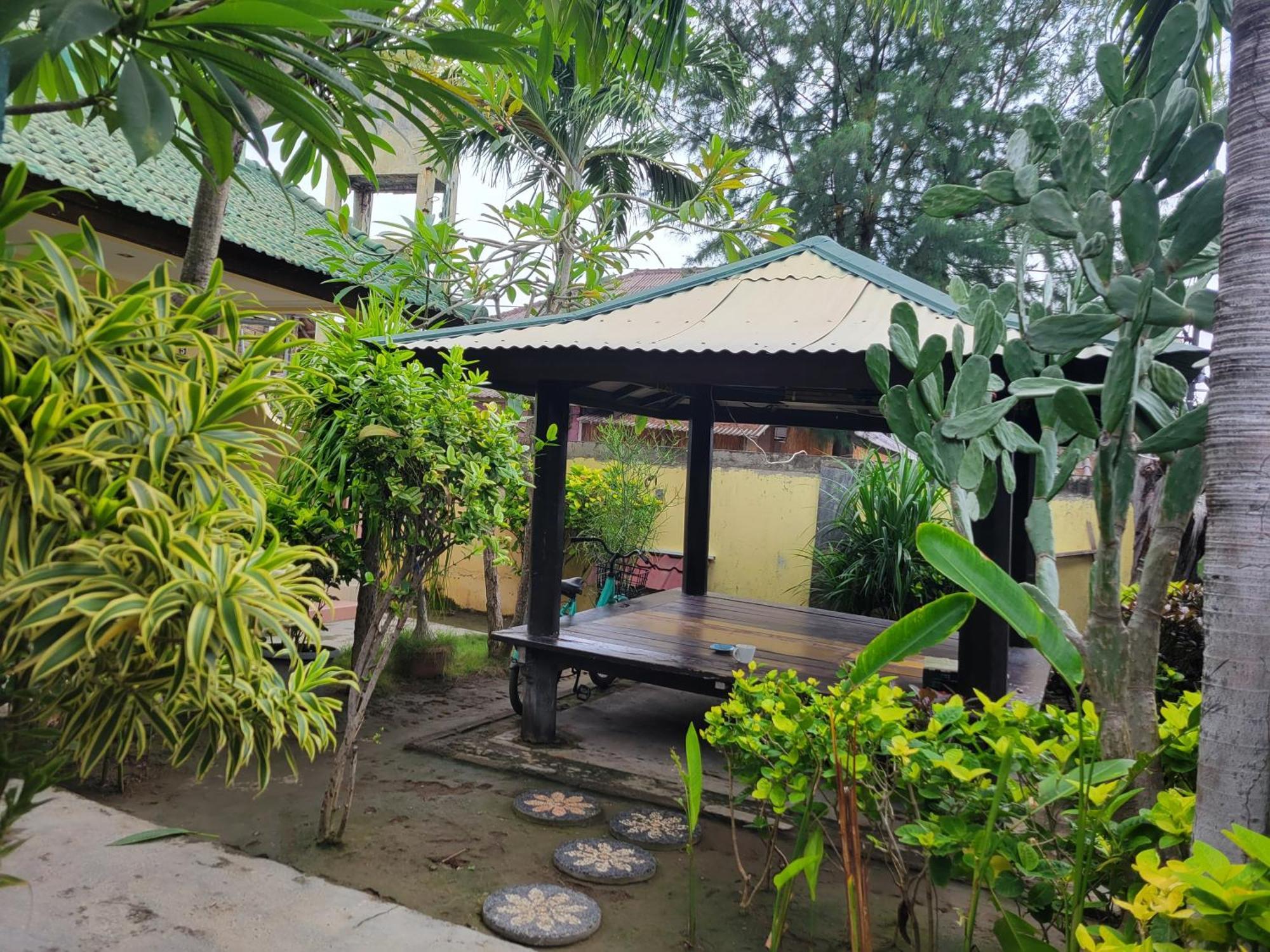 Koi Gili Guest House ギリ・トラワンガン エクステリア 写真