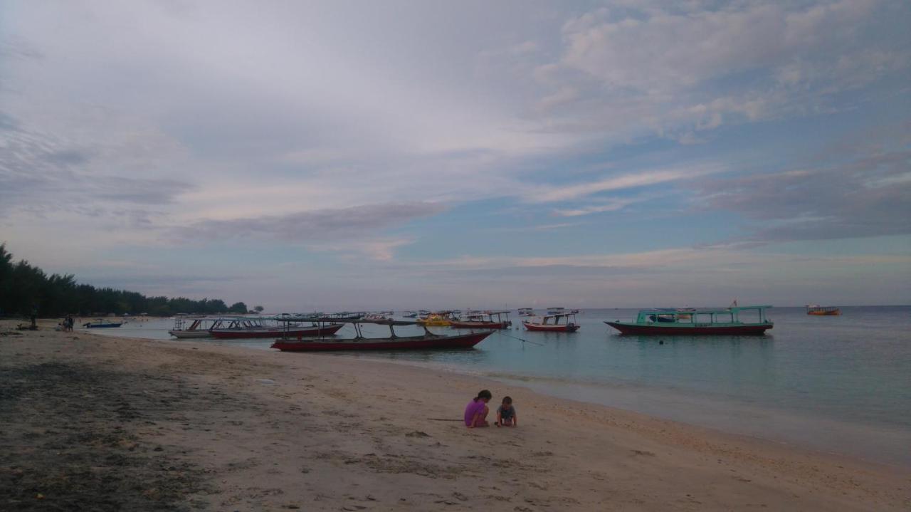 Koi Gili Guest House ギリ・トラワンガン エクステリア 写真